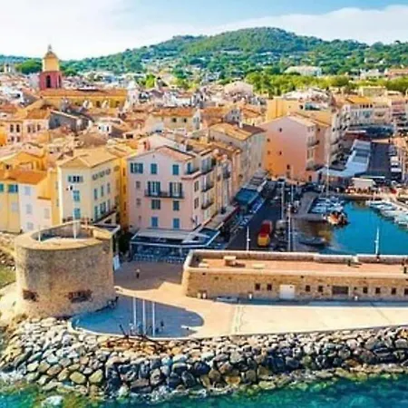 4 Couchages Face A La Gofe De Saint Tropez *